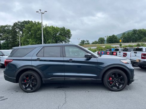 Certified 2022 Ford Explorer ST w/ Equipment Group 401A AWD/4WD image 5