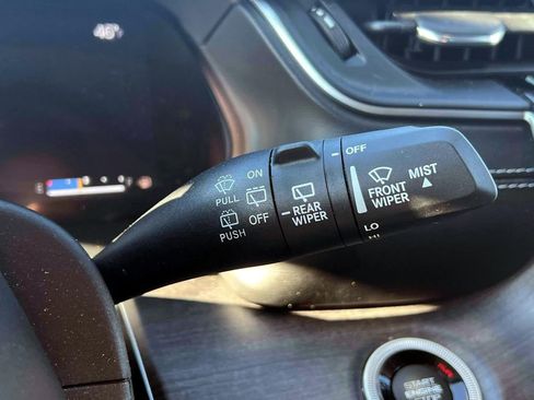 Certified 2023 Jeep Grand Cherokee Limited image 24