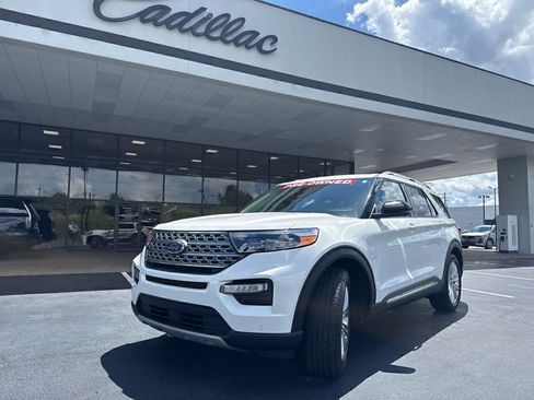 Used 2023 Ford Explorer Limited w/ Limited Technology Package RWD image 2