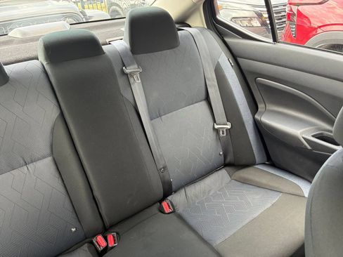 Used 2025 Nissan Versa SV FWD image 31