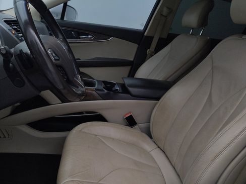 Used 2016 Lincoln MKX Reserve w/ Technology Package FWD image 17