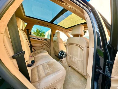 Used 2014 Porsche Cayenne GTS image 21