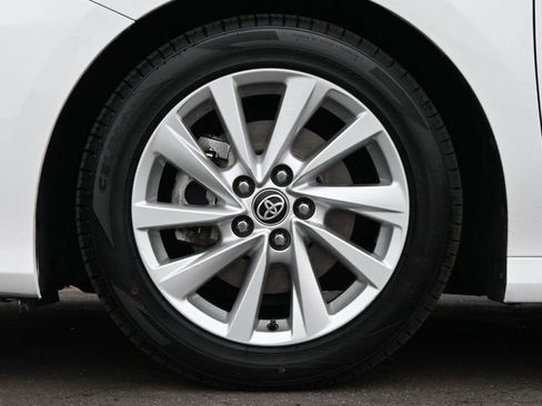Used 2024 Toyota Camry LE w/ Convenience Package FWD image 6