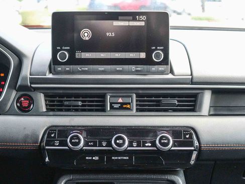 Used 2025 Honda Pilot Sport image 17