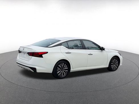 Used 2025 Nissan Altima 2.5 SV image 15