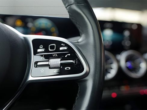 Used 2023 Mercedes-Benz GLB 250 image 50