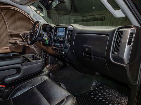 Used 2015 Chevrolet Silverado 3500 LT w/ LT Convenience Package image 14