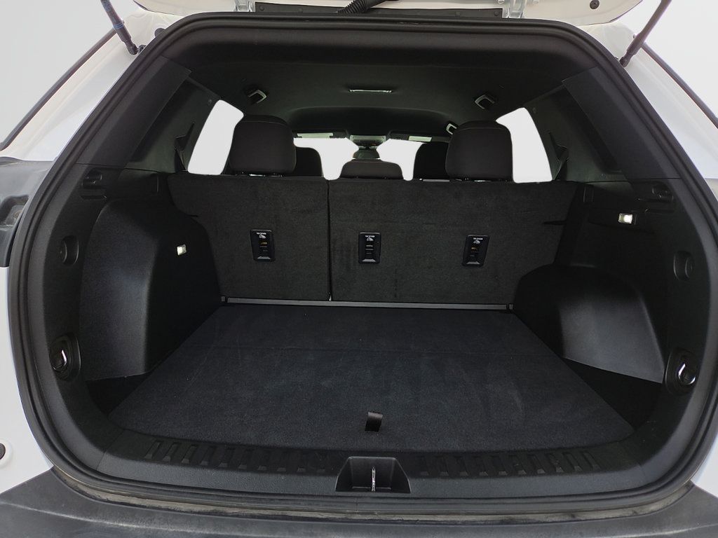 Used 2026 Chevrolet Equinox LT AWD/4WD image 10