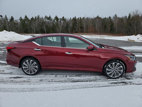 New 2025 Nissan Altima 2.5 SL image 8