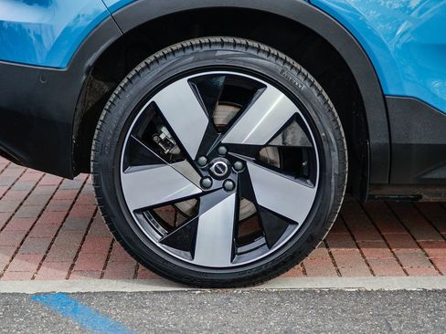 Used 2023 Volvo C40 P8 Recharge Ultimate image 10