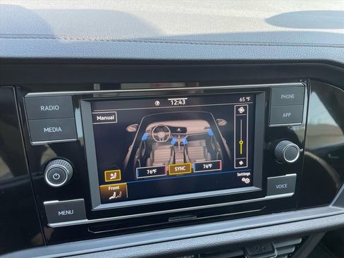 Used 2023 Volkswagen Jetta SE image 20