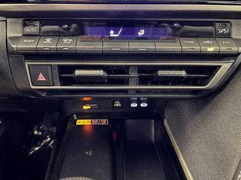 Used 2025 Toyota Camry LE image 21