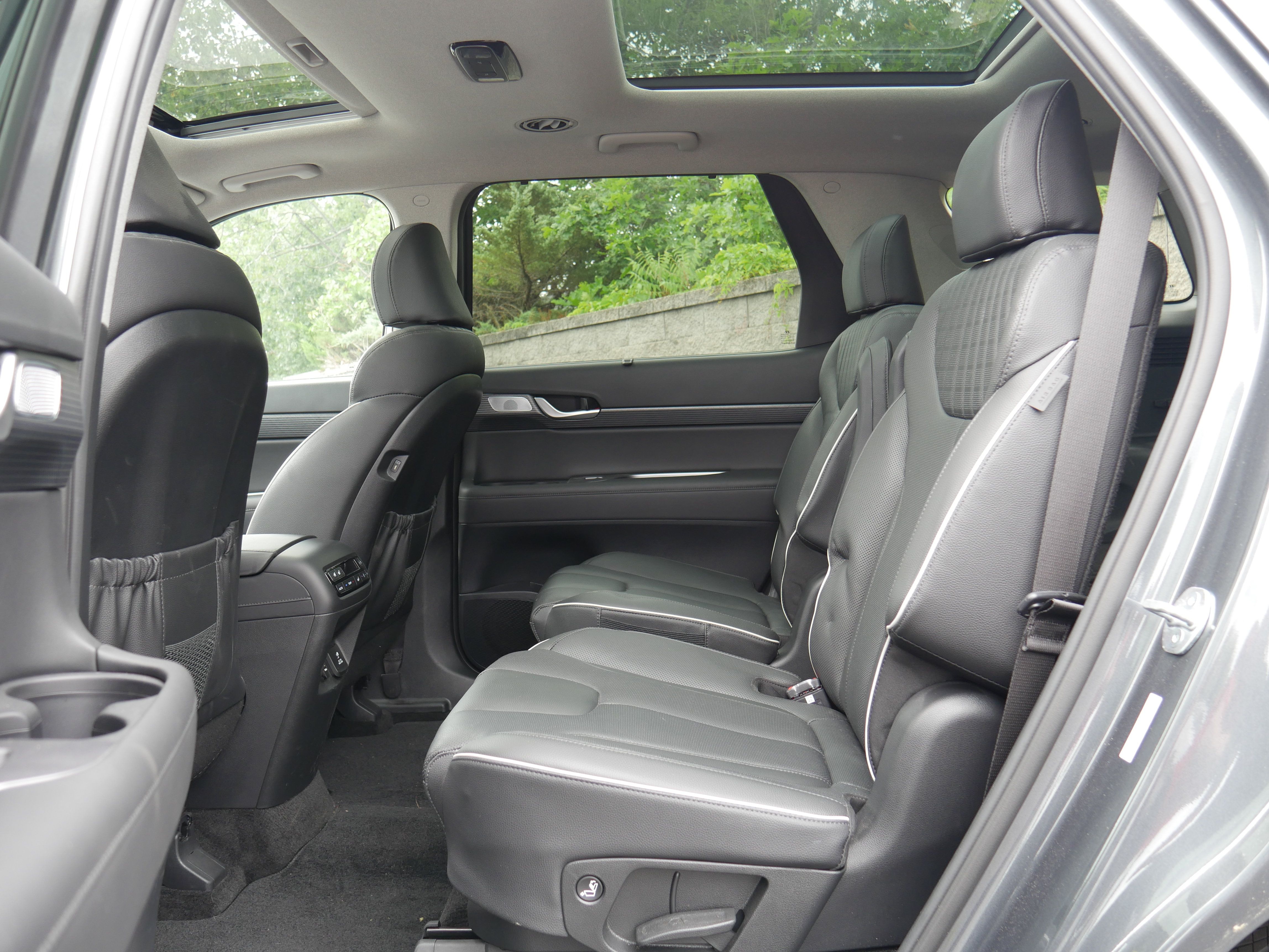 Used 2024 Hyundai Palisade Limited AWD/4WD image 16