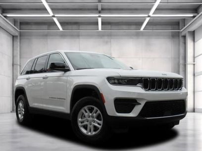 New 2025 Jeep Grand Cherokee Laredo w/ Luxury Tech Group I