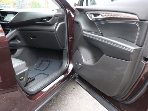 Used 2022 Buick Envision Avenir w/ Technology Package II image 15