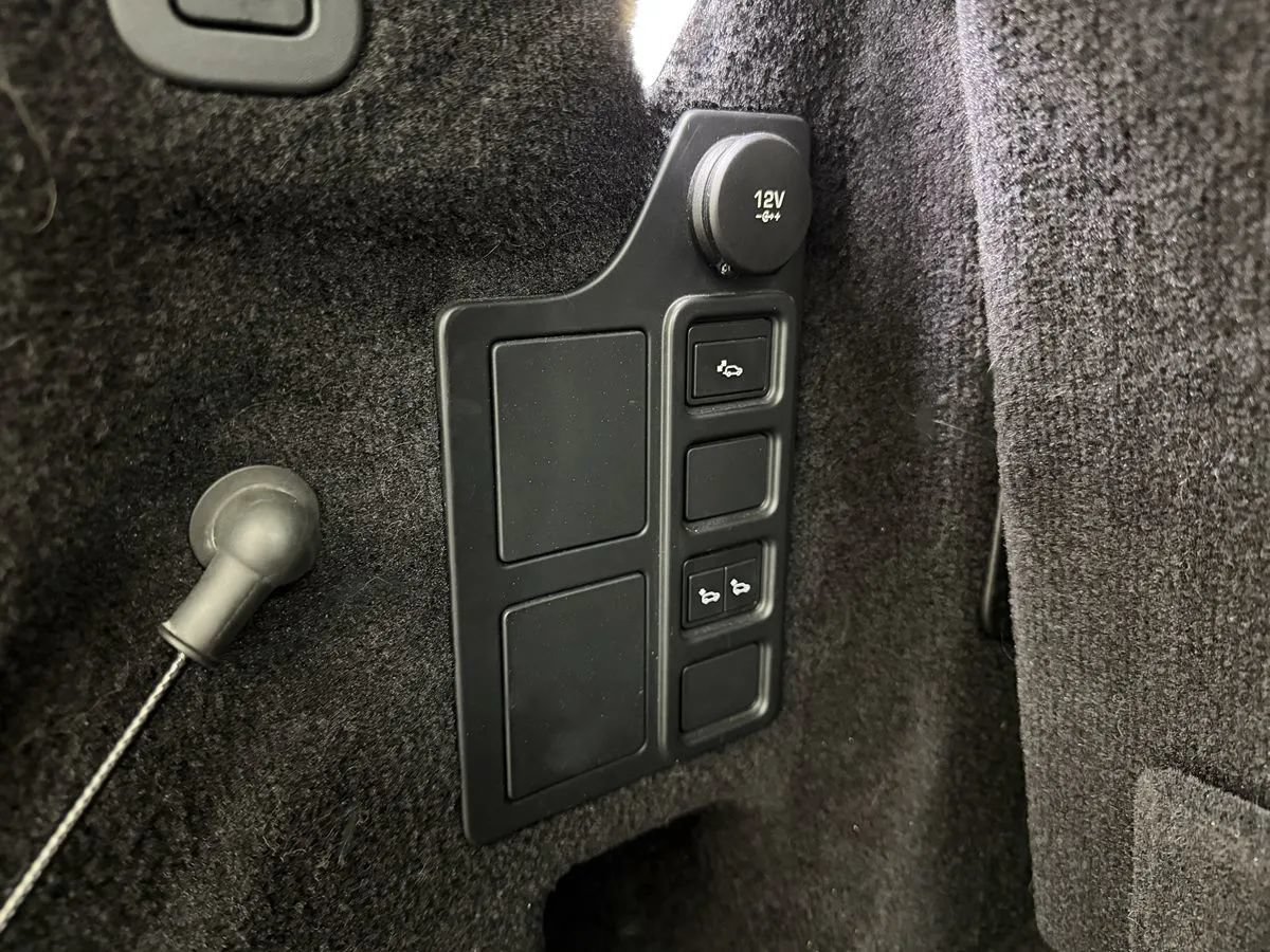 Used 2020 Land Rover Discovery Landmark AWD/4WD image 46