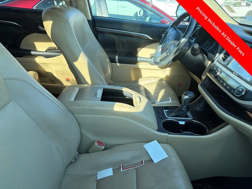 Used 2014 Toyota Highlander Limited Platinum AWD/4WD image 3