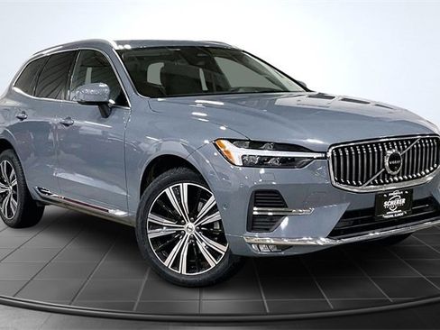 Certified 2023 Volvo XC60 B5 Ultimate w/ Climate Package image 13