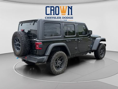Used 2024 Jeep Wrangler Unlimited AWD/4WD image 3