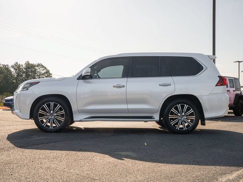 Used 2020 Lexus LX 570 4WD w/ Luxury Package image 8
