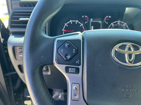 Certified 2022 Toyota 4Runner SR5 Premium w/ Moonroof Package AWD/4WD image 15