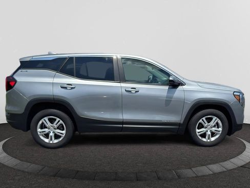 Used 2024 GMC Terrain SLE AWD/4WD image 4