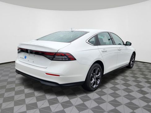 Certified 2023 Honda Accord EX image 4