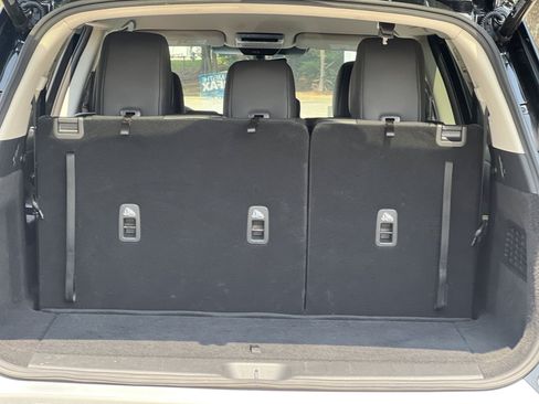 Used 2025 Nissan Pathfinder SL FWD image 18