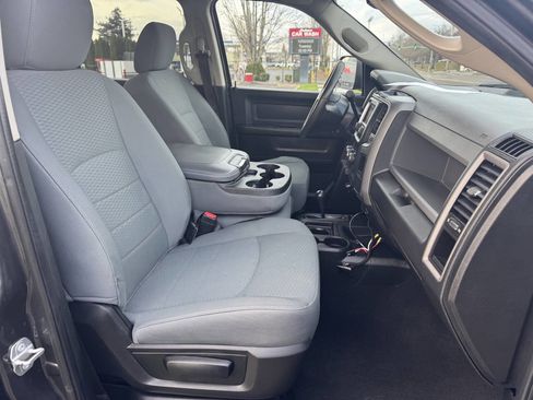 Used 2018 RAM 2500 Tradesman w/ Chrome Appearance Group image 9