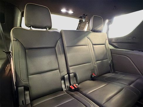 Used 2021 Chevrolet Tahoe Premier w/ Premium Package image 28