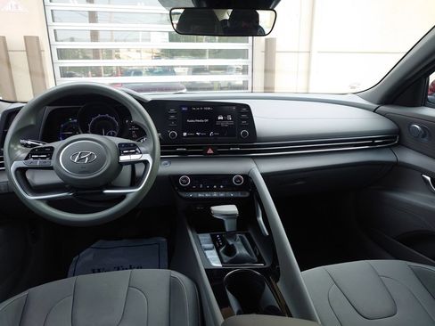 Used 2023 Hyundai Elantra Blue FWD image 13