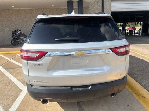 Used 2019 Chevrolet Traverse LT FWD image 6