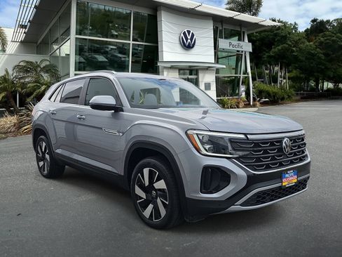 Certified 2024 Volkswagen Atlas Cross Sport SE FWD image 3