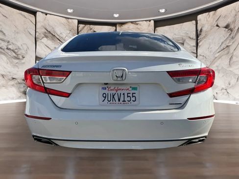 Used 2018 Honda Accord Touring image 7
