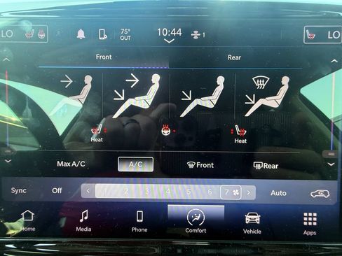 Used 2024 Chrysler Pacifica Touring-L FWD image 34