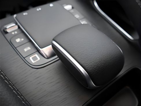 Used 2025 Mercedes-Benz GLE 350 4MATIC image 33