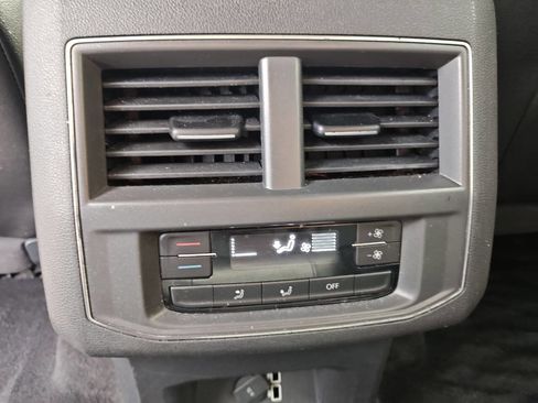 Used 2018 Volkswagen Atlas SE FWD image 40