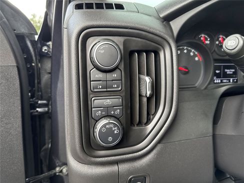Used 2024 Chevrolet Silverado 1500 Custom Trail Boss w/ Dark Appearance Package AWD/4WD image 19