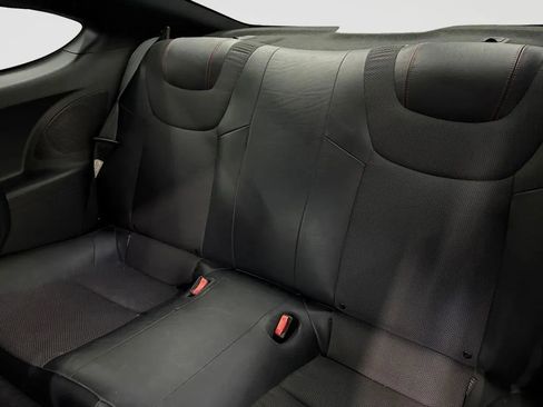 Used 2015 Hyundai Genesis 3.8 RWD image 13