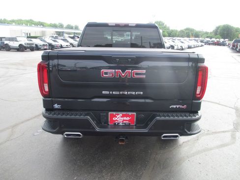 Used 2023 GMC Sierra 1500 AT4 w/ AT4 Premium Package AWD/4WD image 7