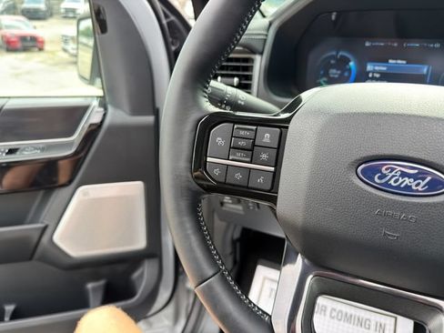 Used 2025 Ford F150 Lightning Platinum AWD/4WD image 50