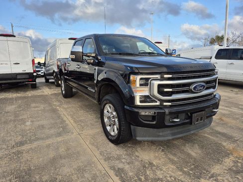 Used 2020 Ford F250 Platinum w/ FX4 Off-Road Package image 2