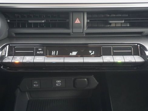 New 2026 Toyota Prius LE image 12