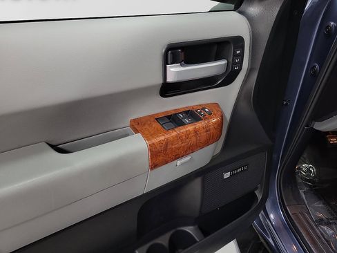 Certified 2019 Toyota Sequoia Platinum AWD/4WD image 9