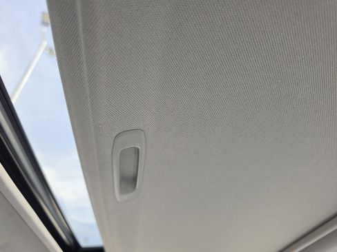 Used 2016 Toyota Camry XLE w/ Moonroof Package FWD image 29