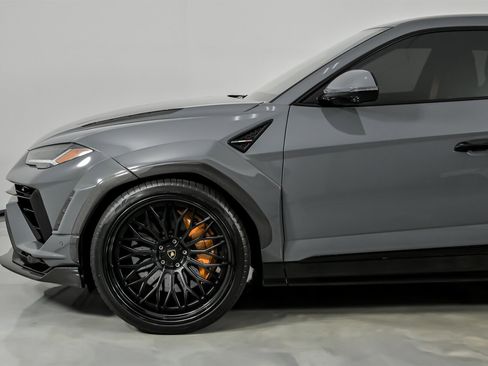 Used 2023 Lamborghini Urus Performante image 9