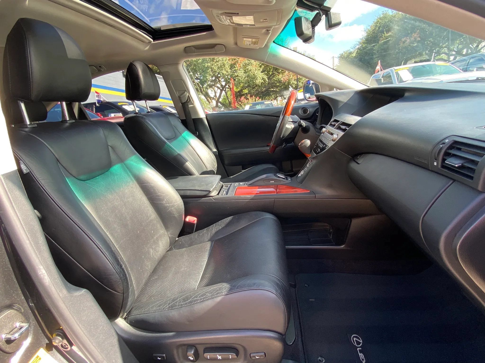 Used 2011 Lexus RX 350 2WD w/ Luxury Pkg image 19