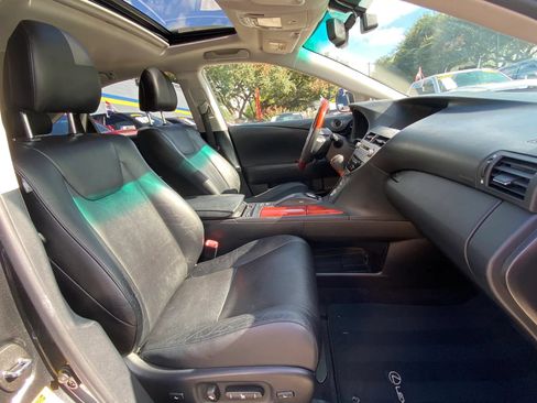 Used 2011 Lexus RX 350 2WD w/ Luxury Pkg image 19