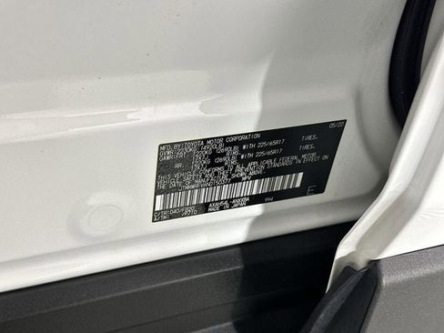 Used 2022 Toyota RAV4 LE AWD/4WD image 35