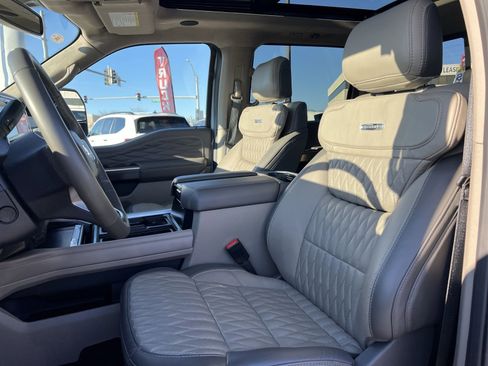 Used 2025 Ford F450 Platinum w/ Platinum Plus Package image 13